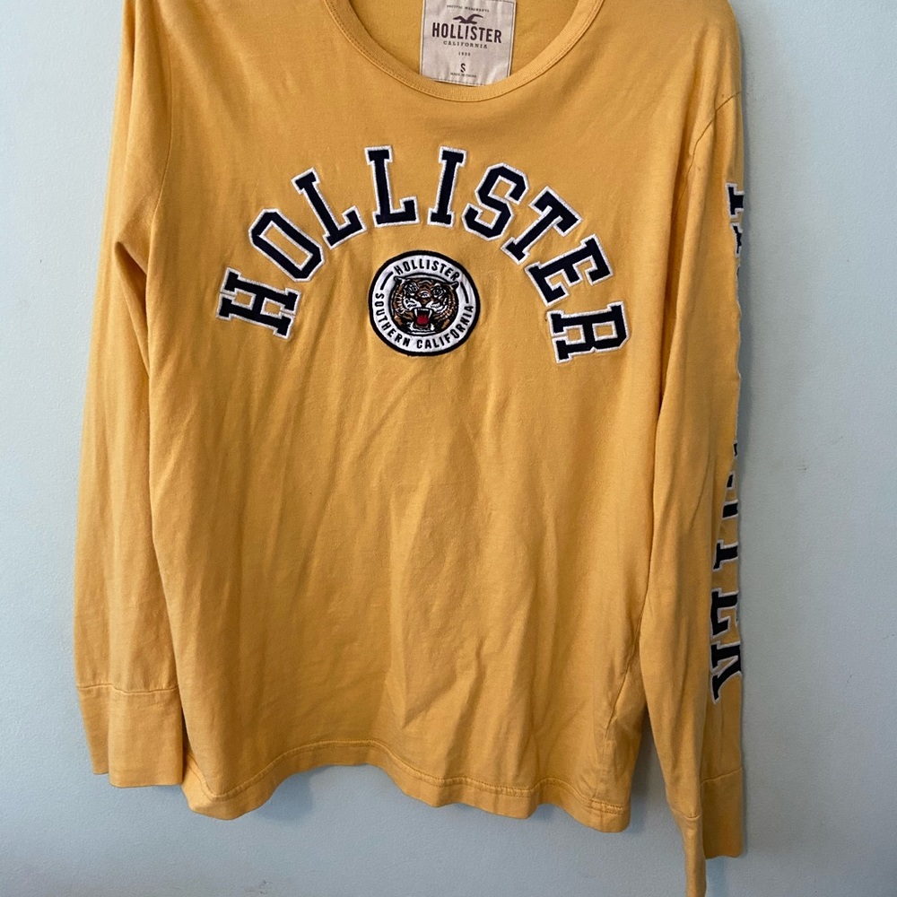 Hollister long sleeve T-shirt